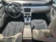 ✅ 2010 Volkswagen Passat Komfort • VIN: WVWJK7AN3AE123863 • Лот: 67810915. Опубликован ранее на Copart с пробегом 52 458 миль. Бесплатный доступ к архиву аукционных продаж из США и подробный отчёт об истории автомобиля на DreamBid. Изображение 8.