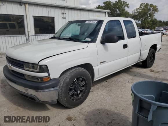 ✅ 2002 Chevrolet Silverado 1500 • VIN: 2GCEC19W521137601 • Lot: 73087944. Wystawiony na Copart z przebiegiem 182 363 mil mil. Skorzystaj z bezpłatnego archiwum sprzedaży aukcyjnych z USA i zobacz szczegółowy raport historii pojazdu na DreamBid. Zdjęcie 1.