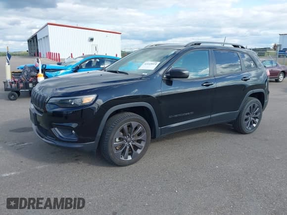 ✅ 2021 Jeep Cherokee Latitude Lux • VIN: 1C4PJMMX4MD213705 • Lot: 43169014. Wystawiony na IAAI z przebiegiem 56 592 mil. Bezpłatny archiwum sprzedaży aukcyjnych z USA i szczegółowy raport historii pojazdu na DreamBid. Zdjęcie 2.