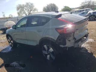 ✅ 2023 Volvo C40 Ultimate • VIN: YV4ED3GM8P2059667 • Лот: 47056364. Опубликован ранее на Copart с пробегом 14 019 миль. Бесплатный доступ к архиву аукционных продаж из США и подробный отчёт об истории автомобиля на DreamBid. Изображение 2.