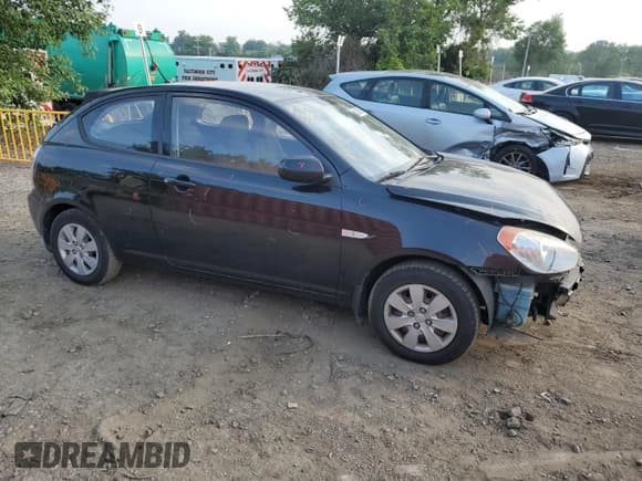 ✅ 2010 Hyundai Accent GS • VIN: KMHCM3AC6AU178464 • Лот: 60303395. Опубликован ранее на Copart с пробегом 152 904 миль. Бесплатный доступ к архиву аукционных продаж из США и подробный отчёт об истории автомобиля на DreamBid. Изображение 4.