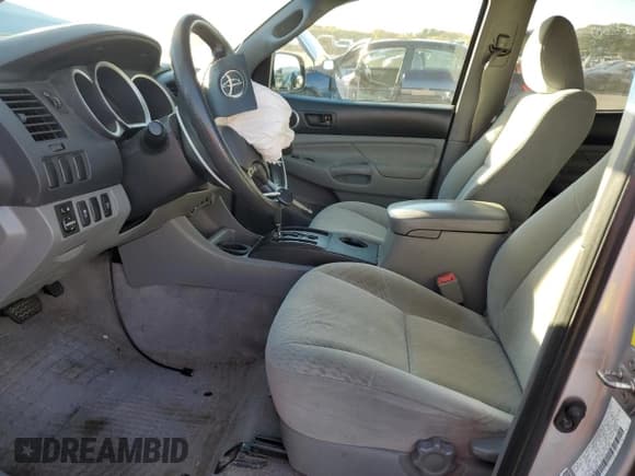 ✅ 2011 Toyota Tacoma • VIN: 3TMLU4EN6BM064329 • Lot: 87413675. Listed on Copart with 199,887 mi. Free auction sales archive from the USA and detailed vehicle history report at DreamBid. Image 7.