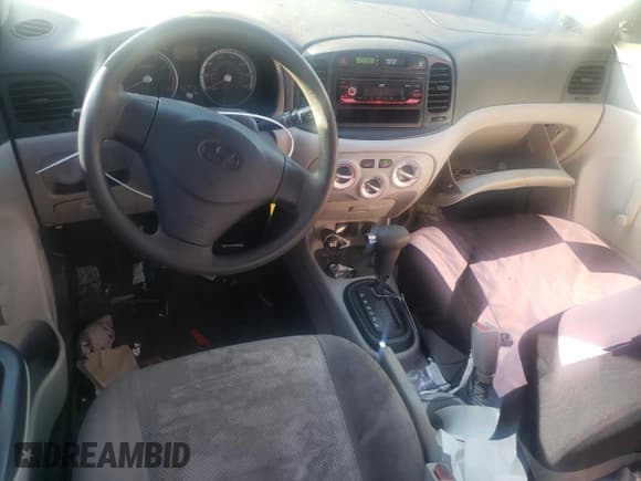 ✅ 2009 Hyundai Accent Auto GLS • VIN: KMHCN46C89U363266 • Лот: 88976155. Опубликован ранее на Copart с пробегом 168 524 миль. Бесплатный доступ к архиву аукционных продаж из США и подробный отчёт об истории автомобиля на DreamBid. Изображение 8.