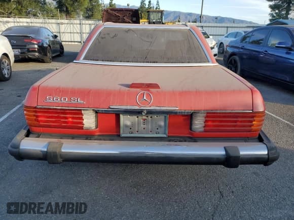 ✅ 1989 Mercedes-Benz 560 SL • VIN: WDBBA48D4KA098854 • Lot: 85074084. Wystawiony na Copart z przebiegiem 146 258 mil. Bezpłatny archiwum sprzedaży aukcyjnych z USA i szczegółowy raport historii pojazdu na DreamBid. Zdjęcie 6.