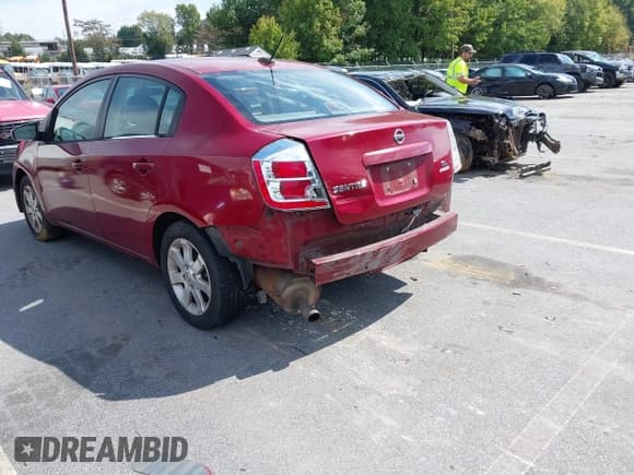 ✅ 2008 Nissan Sentra S • VIN: 3N1AB61E48L694981 • Lot: 43338858. Wystawiony na IAAI z przebiegiem 213 706 mil. Bezpłatny archiwum sprzedaży aukcyjnych z USA i szczegółowy raport historii pojazdu na DreamBid. Zdjęcie 3.