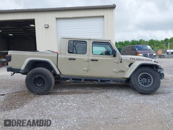 ✅ 2022 Jeep Gladiator Rubicon • VIN: 1C6JJTBG6NL180529 • Lot: 42367787. Wystawiony na IAAI z przebiegiem 67 480 mil. Bezpłatny archiwum sprzedaży aukcyjnych z USA i szczegółowy raport historii pojazdu na DreamBid. Zdjęcie 14.