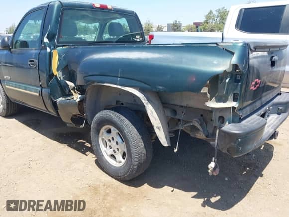 2004 Chevrolet Silverado 1500 z VIN 1GCEC14T34Z152427, wystawiony jako IAAI lot #42623777 z przebiegiem 109 982 mil mil oraz . Historia ofert i sprzedaży dostępna na DreamBid. Obrazek 6.