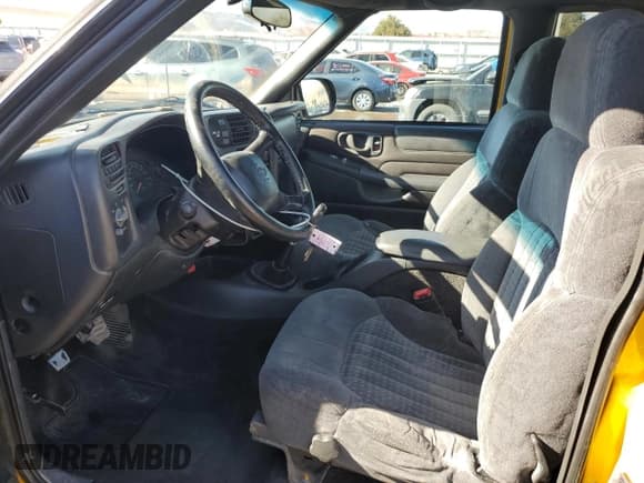 ✅ 2003 Chevrolet S-10 LS • VIN: 1GCCT19X038184484 • Лот: 44993495. Опубликован ранее на Copart с пробегом 179 485 миль. Бесплатный доступ к архиву аукционных продаж из США и подробный отчёт об истории автомобиля на DreamBid. Изображение 7.