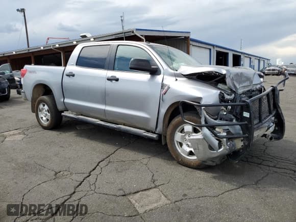 ✅ 2012 Toyota Tundra • VIN: 5TFDY5F17CX259927 • Lot: 62519025. Wystawiony na Copart z przebiegiem 230 950 mil. Bezpłatny archiwum sprzedaży aukcyjnych z USA i szczegółowy raport historii pojazdu na DreamBid. Zdjęcie 4.