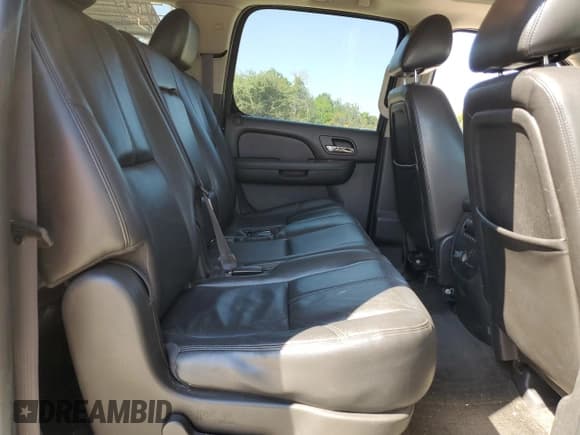 ✅ 2014 Chevrolet Suburban LT • VIN: 1GNSCJE0XER189555 • Lot: 75774274. Wystawiony na Copart z przebiegiem 141 403 mil. Bezpłatny archiwum sprzedaży aukcyjnych z USA i szczegółowy raport historii pojazdu na DreamBid. Zdjęcie 12.