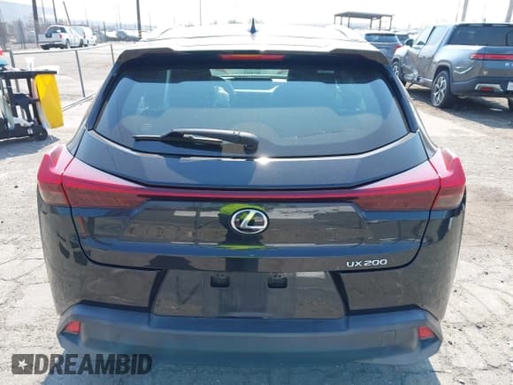 ✅ 2019 Lexus UX 200 • VIN: JTHY3JBH2K2012949 • Lot: 42732371. Wystawiony na IAAI z przebiegiem 94 391 mil. Bezpłatny archiwum sprzedaży aukcyjnych z USA i szczegółowy raport historii pojazdu na DreamBid. Zdjęcie 17.