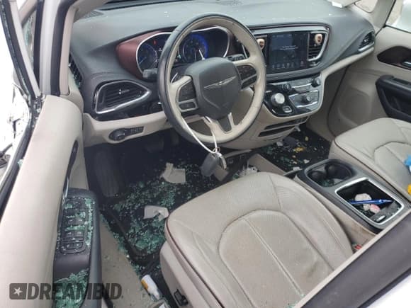 ✅ 2020 Chrysler Pacifica Limited • VIN: 2C4RC1GG4LR285870 • Lot: 82645385. Listed on Copart with 119,169 mi. Free auction sales archive from the USA and detailed vehicle history report at DreamBid. Image 8.