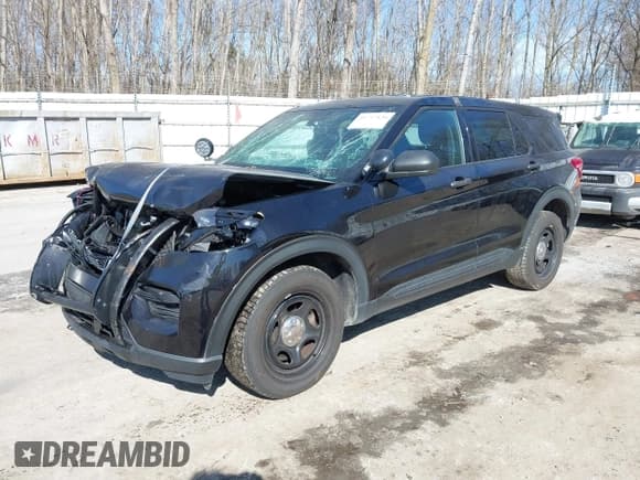 ✅ 2022 Ford Police Interceptor Utility • VIN: 1FM5K8AB7NGA02479 • Lot: 41737820. Wystawiony na IAAI z przebiegiem 85 571 mil. Bezpłatny archiwum sprzedaży aukcyjnych z USA i szczegółowy raport historii pojazdu na DreamBid. Zdjęcie 17.
