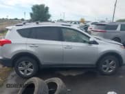 ✅ 2015 Toyota RAV4 XLE • VIN: JTMRFREV7FD100595 • Lot: 43464819. Wystawiony na IAAI z przebiegiem 177 101 mil. Bezpłatny archiwum sprzedaży aukcyjnych z USA i szczegółowy raport historii pojazdu na DreamBid. Zdjęcie 13.