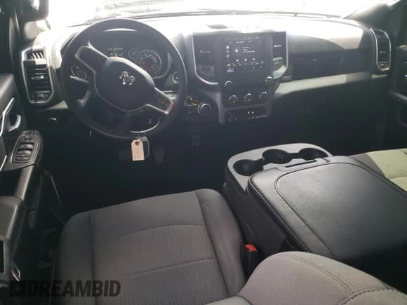 ✅ 2024 Ram 2500 Big Horn • VIN: 3C6UR5DJ7RG285920 • Lot: 62305525. Wystawiony na Copart z przebiegiem 35 802 mil. Bezpłatny archiwum sprzedaży aukcyjnych z USA i szczegółowy raport historii pojazdu na DreamBid. Zdjęcie 8.