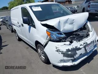 ✅ 2020 Nissan NV200 S • VIN: 3N6CM0KN4LK696897 • Lot: 42317028. Wystawiony na IAAI z przebiegiem 105 230 mil. Bezpłatny archiwum sprzedaży aukcyjnych z USA i szczegółowy raport historii pojazdu na DreamBid. Zdjęcie 1.