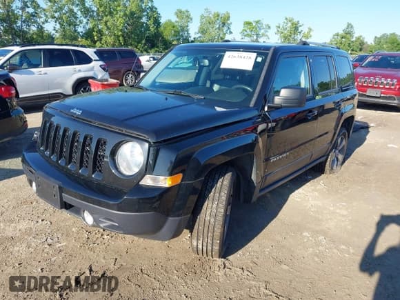 ✅ 2017 Jeep Patriot High Altitude • VIN: 1C4NJRFB0HD109675 • Lot: 42638428. Listed on IAAI with 84,114 mi. Free auction sales archive from the USA and detailed vehicle history report at DreamBid. Image 17.