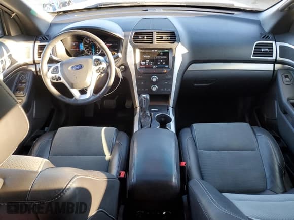 ✅ 2015 Ford Explorer XLT • VIN: 1FM5K8D80FGB28930 • Lot: 91888795. Wystawiony na Copart z przebiegiem 166 674 mil. Bezpłatny archiwum sprzedaży aukcyjnych z USA i szczegółowy raport historii pojazdu na DreamBid. Zdjęcie 8.