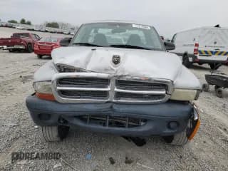 ✅ 2004 Dodge Dakota • VIN: 1D7GG16K44S700371 • Lot: 71213584. Wystawiony na Copart z przebiegiem 105 603 mil. Bezpłatny archiwum sprzedaży aukcyjnych z USA i szczegółowy raport historii pojazdu na DreamBid. Zdjęcie 5.