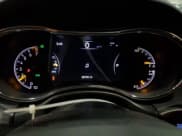 ✅ 2020 Jeep Grand Cherokee Laredo • VIN: 1C4RJFAGXLC420841 • Lot: 91309745. Wystawiony na Copart z przebiegiem 68 785 mil. Bezpłatny archiwum sprzedaży aukcyjnych z USA i szczegółowy raport historii pojazdu na DreamBid. Zdjęcie 9.