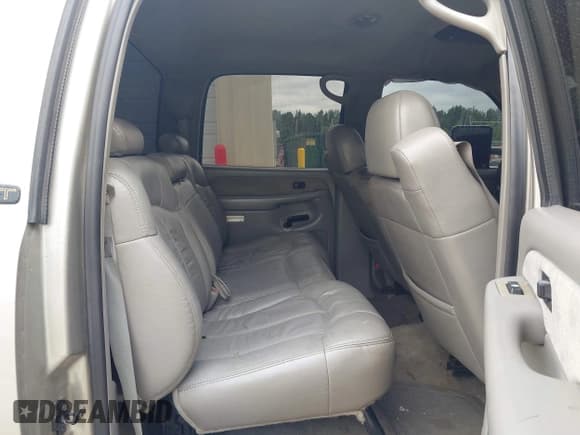 ✅ 2001 Chevrolet Silverado 2500HD LS • VIN: 1GCHK23U01F197127 • Лот: 42894034. Опубликован ранее на IAAI с пробегом 423 848 миль. Бесплатный доступ к архиву аукционных продаж из США и подробный отчёт об истории автомобиля на DreamBid. Изображение 8.