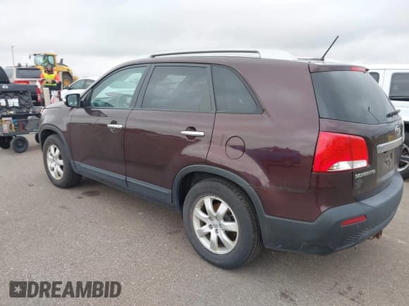 ✅ 2012 Kia Sorento LX • VIN: 5XYKT4A63CG239342 • Лот: 43568736. Опубликован ранее на IAAI с пробегом 195 323 миль. Бесплатный доступ к архиву аукционных продаж из США и подробный отчёт об истории автомобиля на DreamBid. Изображение 3.