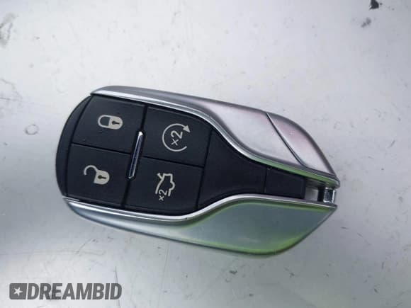 ✅ 2015 Maserati Ghibli S Q4 • VIN: ZAM57RTA1F1139322 • Лот: 42125575. Опубликован ранее на IAAI с пробегом 69 302 миль. Бесплатный доступ к архиву аукционных продаж из США и подробный отчёт об истории автомобиля на DreamBid. Изображение 11.