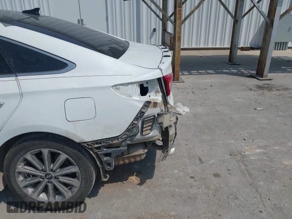 ✅ 2016 Hyundai Sonata Sport • VIN: 5NPE34AF8GH422585 • Лот: 42940635. Опубликован ранее на IAAI с пробегом 121 338 миль. Бесплатный доступ к архиву аукционных продаж из США и подробный отчёт об истории автомобиля на DreamBid. Изображение 6.