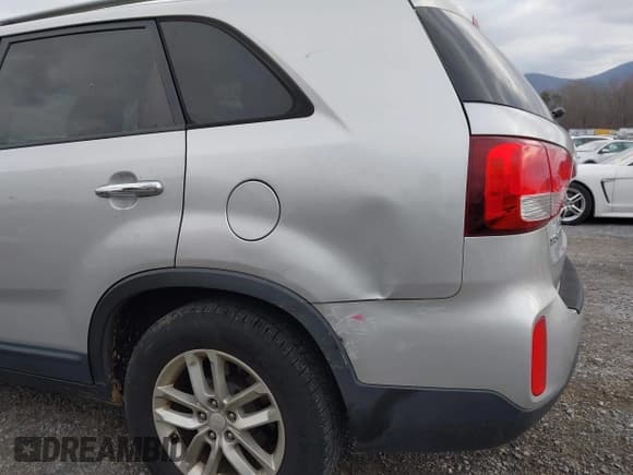 ✅ 2014 Kia Sorento LX • VIN: 5XYKTCA68EG538077 • Lot: 43697961. Wystawiony na IAAI z przebiegiem 144 776 mil. Bezpłatny archiwum sprzedaży aukcyjnych z USA i szczegółowy raport historii pojazdu na DreamBid. Zdjęcie 15.