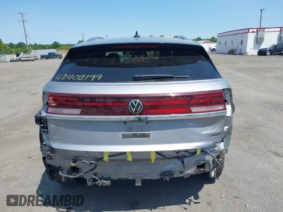 ✅ 2024 Volkswagen Atlas SEL Premium R-Line • VIN: 1V2FE2CA5RC204802 • Lot: 42402199. Wystawiony na IAAI z przebiegiem 35 270 mil. Bezpłatny archiwum sprzedaży aukcyjnych z USA i szczegółowy raport historii pojazdu na DreamBid. Zdjęcie 16.
