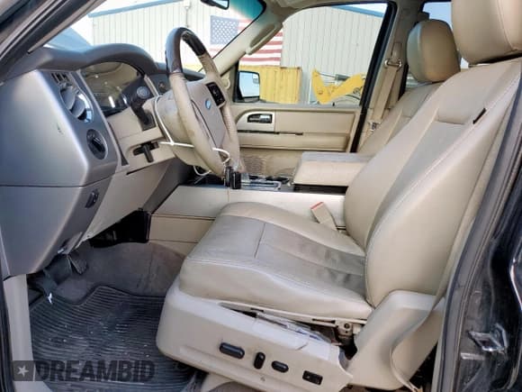 ✅ 2013 Ford Expedition Max Limited • VIN: 1FMJK1K56DEF21824 • Lot: 80402175. Wystawiony na Copart z przebiegiem 212 242 mil. Bezpłatny archiwum sprzedaży aukcyjnych z USA i szczegółowy raport historii pojazdu na DreamBid. Zdjęcie 7.