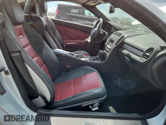 ✅ 2005 Mercedes-Benz SLK AMG • VIN: WDBWK73F35F058698 • Лот: 81609235. Опубликован ранее на Copart с пробегом 57 426 миль. Бесплатный доступ к архиву аукционных продаж из США и подробный отчёт об истории автомобиля на DreamBid. Изображение 10.