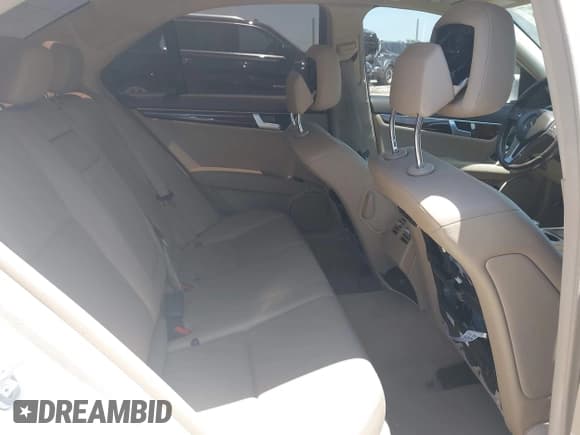 ✅ 2014 Mercedes-Benz C 250 Sport • VIN: WDDGF4HB7EG255887 • Lot: 42526938. Listed on IAAI with 158,417 mi. Free auction sales archive from the USA and detailed vehicle history report at DreamBid. Image 8.
