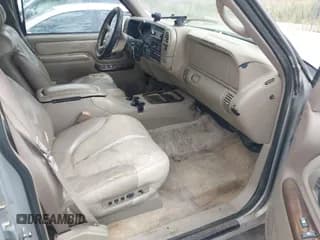 ✅ 1999 GMC Denali • VIN: 1GKEK13R3XR918836 • Lot: 43037591. Wystawiony na IAAI z przebiegiem 236 577 mil. Bezpłatny archiwum sprzedaży aukcyjnych z USA i szczegółowy raport historii pojazdu na DreamBid. Zdjęcie 5.