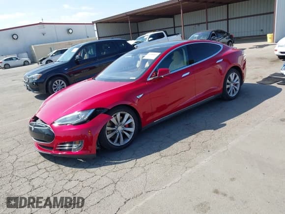✅ 2014 Tesla Model S 60 • VIN: 5YJSA1H17EFP51839 • Lot: 43306866. Wystawiony na IAAI z przebiegiem 197 284 mil. Bezpłatny archiwum sprzedaży aukcyjnych z USA i szczegółowy raport historii pojazdu na DreamBid. Zdjęcie 2.