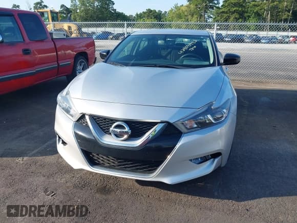 ✅ 2017 Nissan Maxima S • VIN: 1N4AA6AP7HC441530 • Lot: 42808982. Listed on IAAI with 114,831 mi. Free auction sales archive from the USA and detailed vehicle history report at DreamBid. Image 6.
