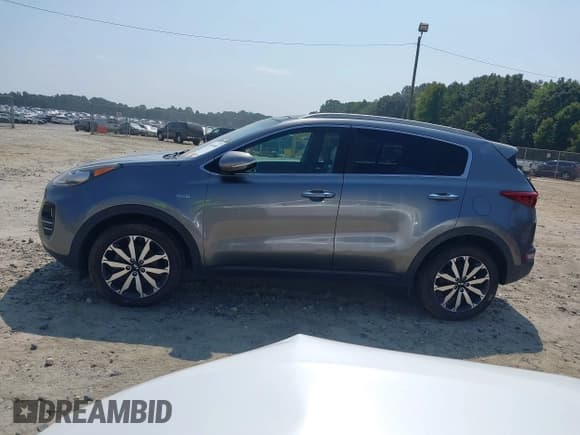 ✅ 2017 Kia Sportage EX • VIN: KNDPNCAC4H7071215 • Lot: 41656608. Wystawiony na IAAI z przebiegiem 136 307 mil. Bezpłatny archiwum sprzedaży aukcyjnych z USA i szczegółowy raport historii pojazdu na DreamBid. Zdjęcie 14.