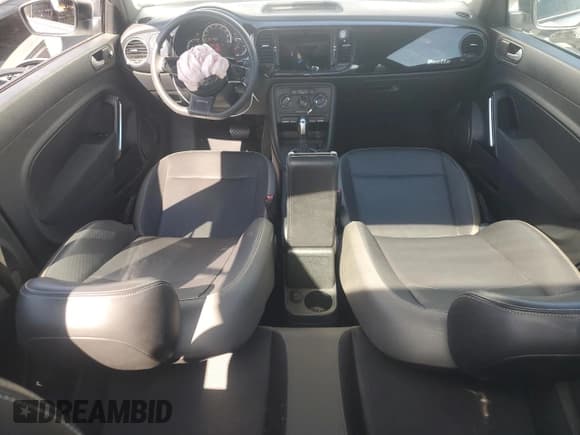 ✅ 2015 Volkswagen Beetle Fleet Edition • VIN: 3VWF17AT3FM620417 • Lot: 60671335. Listed on Copart with 80,880 mi. Free auction sales archive from the USA and detailed vehicle history report at DreamBid. Image 8.