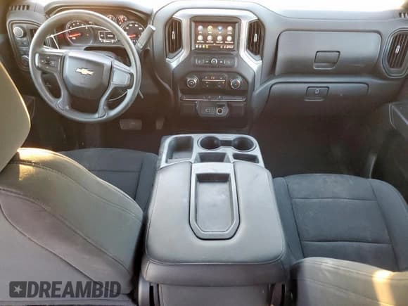 ✅ 2020 Chevrolet Silverado 1500 Custom • VIN: 3GCPYBEH8LG354981 • Lot: 92184055. Wystawiony na Copart z przebiegiem 149 203 mil. Bezpłatny archiwum sprzedaży aukcyjnych z USA i szczegółowy raport historii pojazdu na DreamBid. Zdjęcie 8.