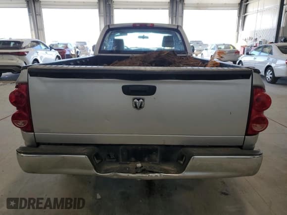 ✅ 2007 Dodge 1500 ST • VIN: 1D7HA16K37J561673 • Лот: 92272915. Опубликован ранее на Copart с пробегом 109 257 миль. Бесплатный доступ к архиву аукционных продаж из США и подробный отчёт об истории автомобиля на DreamBid. Изображение 6.