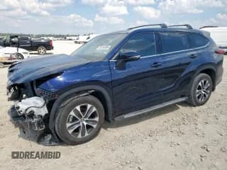 ✅ 2022 Toyota Highlander Hybrid XLE • VIN: 5TDGARAH7NS515117 • Lot: 85165395. Wystawiony na Copart z przebiegiem 40 229 mil. Bezpłatny archiwum sprzedaży aukcyjnych z USA i szczegółowy raport historii pojazdu na DreamBid. Zdjęcie 1.