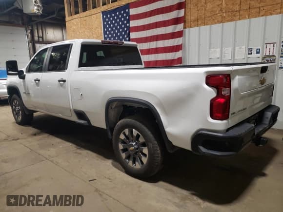 ✅ 2024 Chevrolet Silverado 2500HD Custom • VIN: 1GC4YMEY7RF339767 • Лот: 86701595. Опубликован ранее на Copart с пробегом 9 840 миль. Бесплатный доступ к архиву аукционных продаж из США и подробный отчёт об истории автомобиля на DreamBid. Изображение 2.