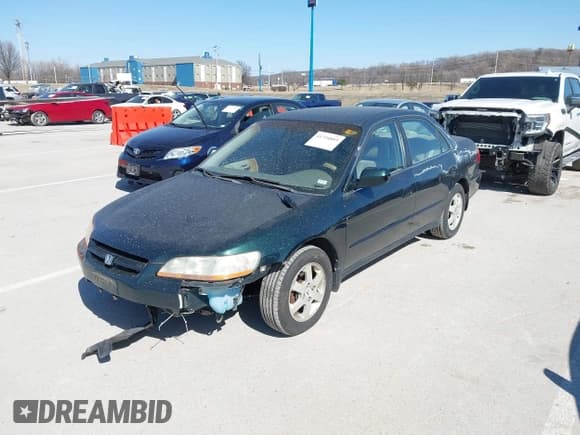 ✅ 2000 Honda Accord SE • VIN: 1HGCG567XYA057694 • Lot: 41734805. Listed on IAAI with 239,330 mi. Free auction sales archive from the USA and detailed vehicle history report at DreamBid. Image 2.