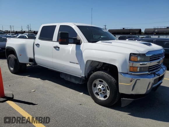 ✅ 2017 Chevrolet Silverado 2500HD Work Truck • VIN: 1GC1KUEY6HF216982 • Lot: 62903995. Wystawiony na Copart z przebiegiem 259 446 mil. Bezpłatny archiwum sprzedaży aukcyjnych z USA i szczegółowy raport historii pojazdu na DreamBid. Zdjęcie 4.