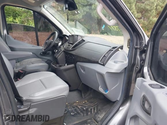 ✅ 2016 Ford Transit XL • VIN: 1FBZX2YM3GKB21517 • Lot: 42257881. Listed on IAAI with 127,237 mi. Free auction sales archive from the USA and detailed vehicle history report at DreamBid. Image 5.