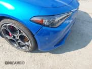 ✅ 2024 Alfa Romeo Giulia Veloce • VIN: ZARFANBN5R7683823 • Lot: 43093237. Wystawiony na IAAI z przebiegiem 11 070 mil. Bezpłatny archiwum sprzedaży aukcyjnych z USA i szczegółowy raport historii pojazdu na DreamBid. Zdjęcie 18.