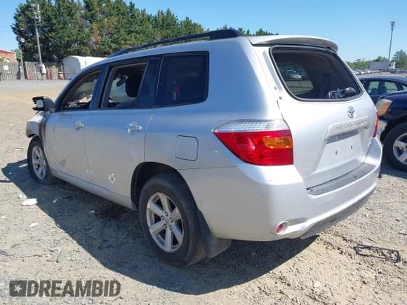 ✅ 2010 Toyota Highlander • VIN: JTEBK3EH3A2162824 • Lot: 42126863. Listed on IAAI with Not provided. Free auction sales archive from the USA and detailed vehicle history report at DreamBid. Image 3.