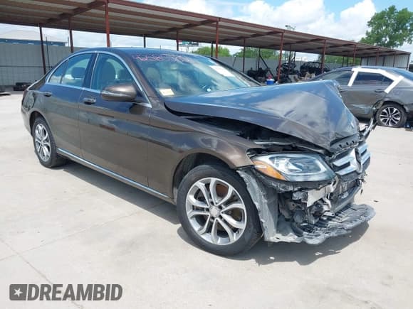 ✅ 2017 Mercedes-Benz C 300 • VIN: 55SWF4KB1HU186528 • Lot: 42585580. Listed on IAAI with 70,813 mi. Free auction sales archive from the USA and detailed vehicle history report at DreamBid. Image 1.