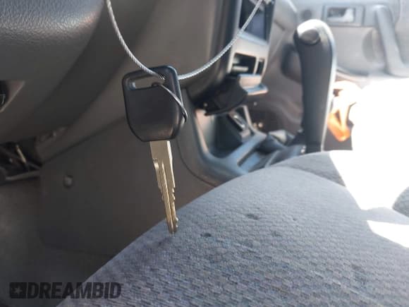 ✅ 1999 Isuzu Rodeo S • VIN: 4S2CM58WXX4347611 • Lot: 42351641. Listed on IAAI with 256,007 mi. Free auction sales archive from the USA and detailed vehicle history report at DreamBid. Image 11.