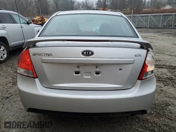 ✅ 2009 Kia Spectra EX • VIN: KNAFE222795027263 • Lot: 93812205. Listed on Copart with 164,002 mi. Free auction sales archive from the USA and detailed vehicle history report at DreamBid. Image 6.